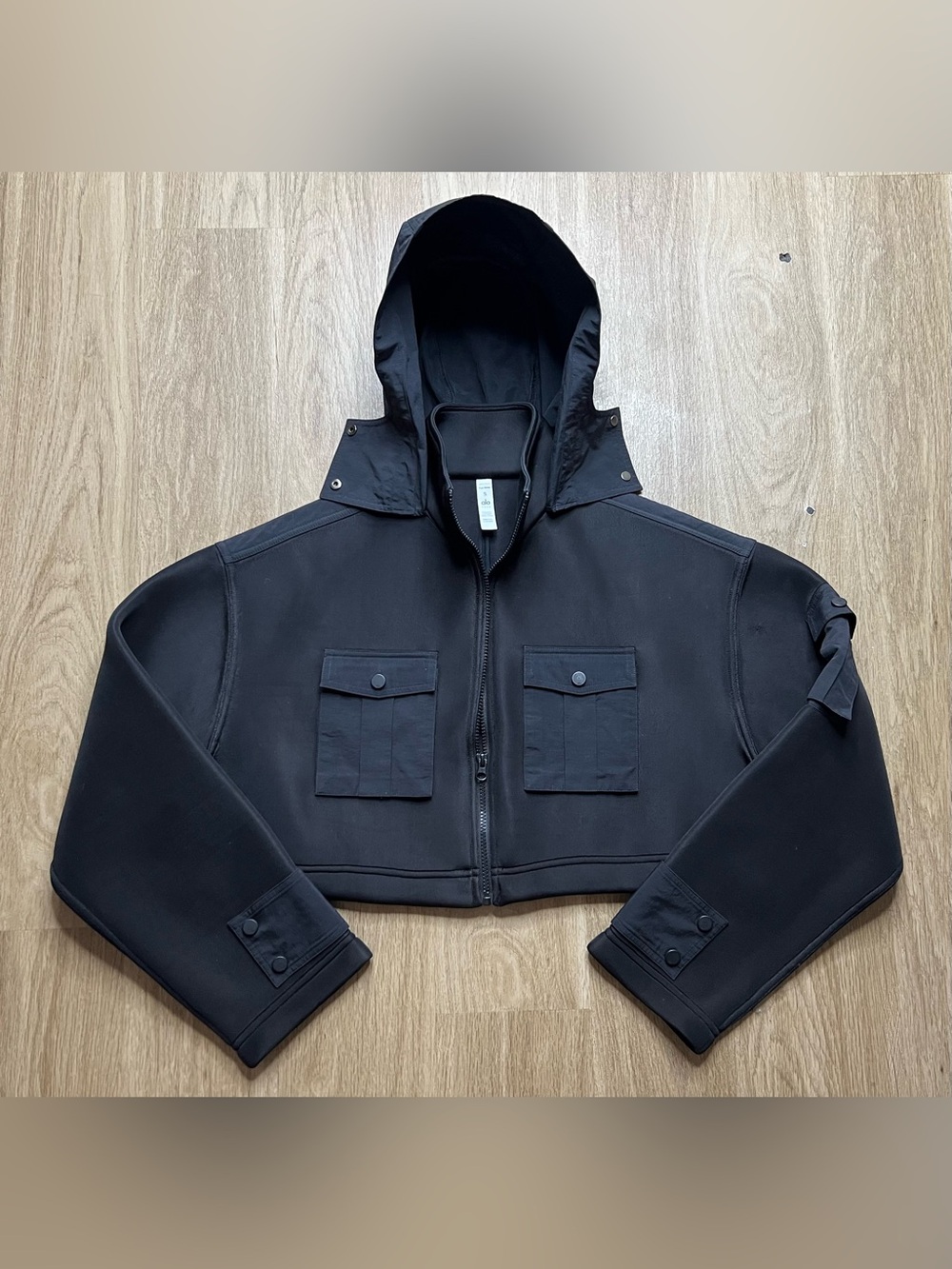 Alo Yoga Cropped Engage Cargo Parka
Jacket Sz S